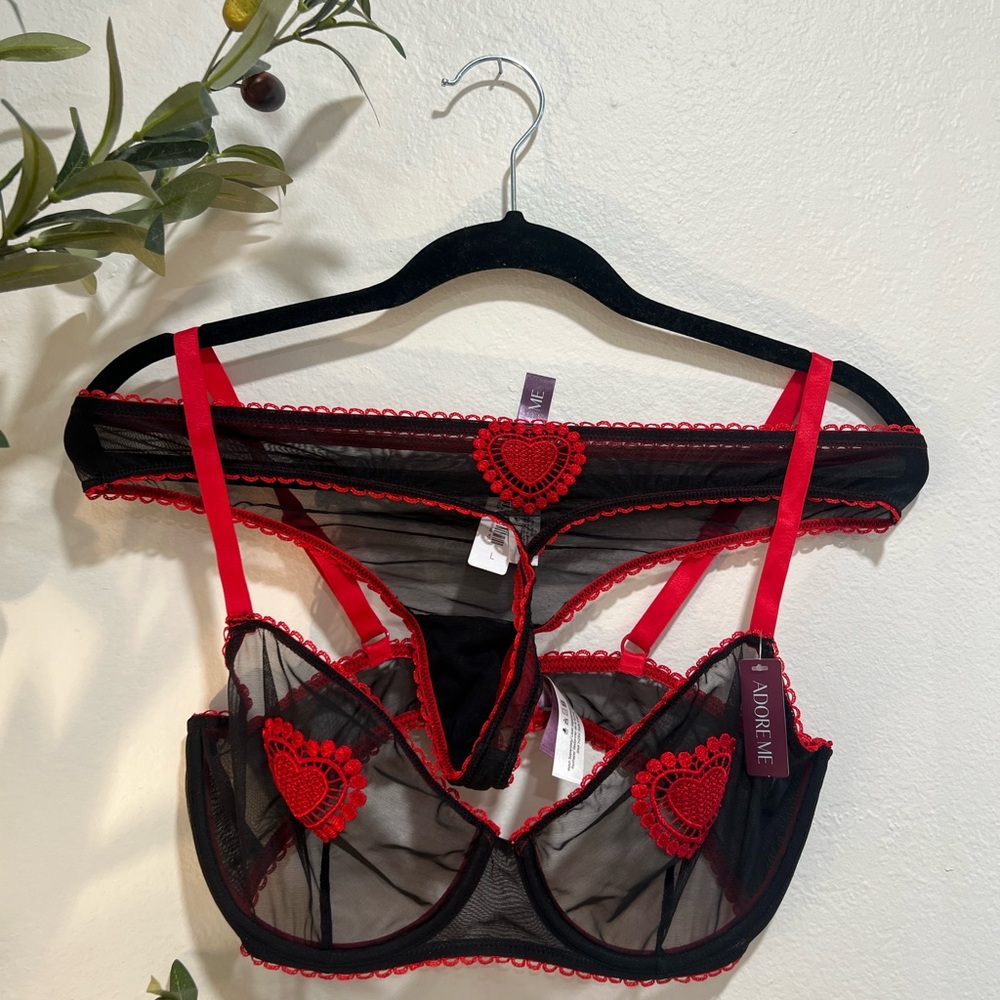 NWT! Adore Me Black and Red Lace Heart Bra Set (Large)